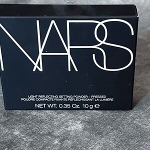 #3932. NARS Light Reflecting Setting Powder - Pressed .35 oz. NEW IN BOX